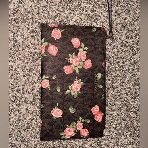 Michael Kors large wristlet wallet